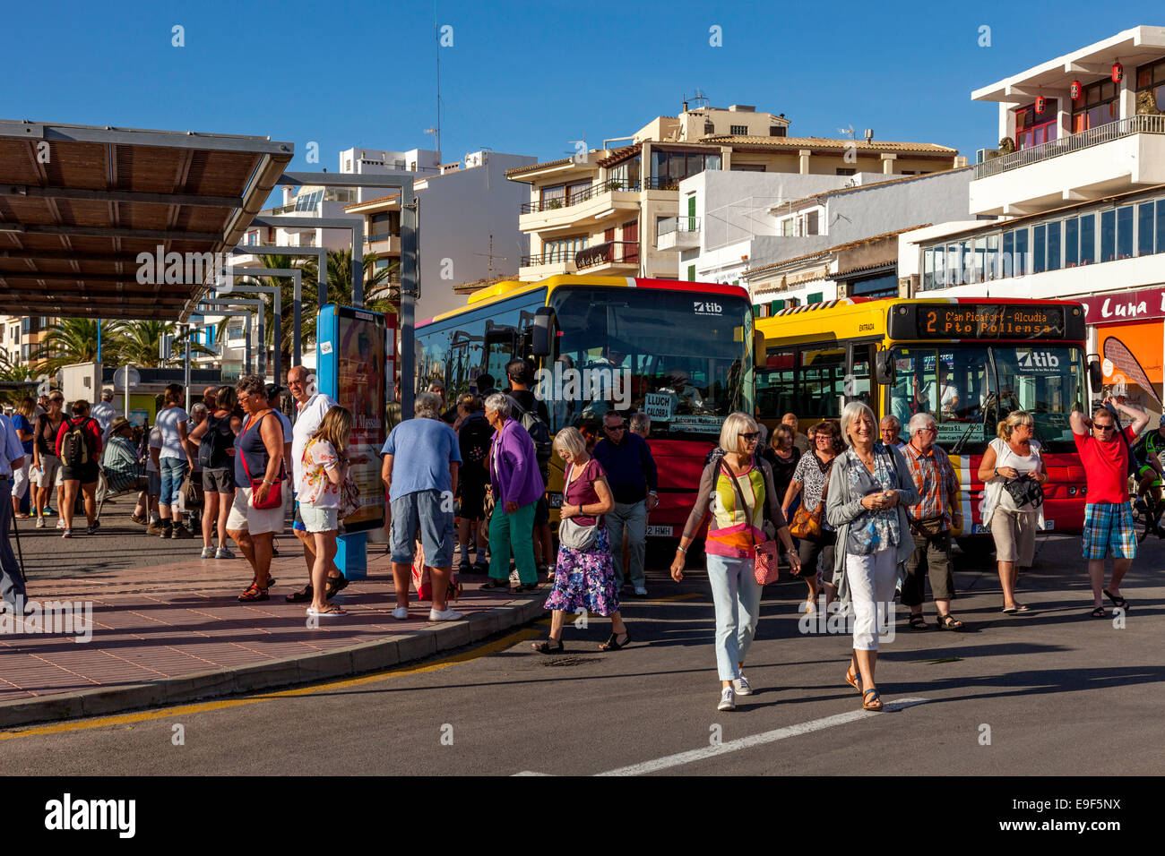 La estación de autobuses, Puerto de Pollensa, Mallorca - España Fotografía  de stock - Alamy