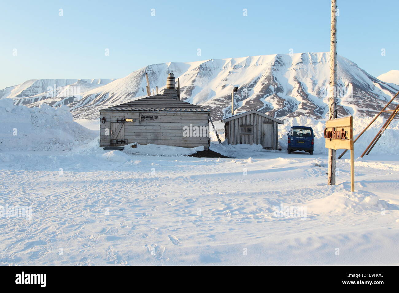 Camp barentz fotografías e imágenes de alta resolución - Alamy
