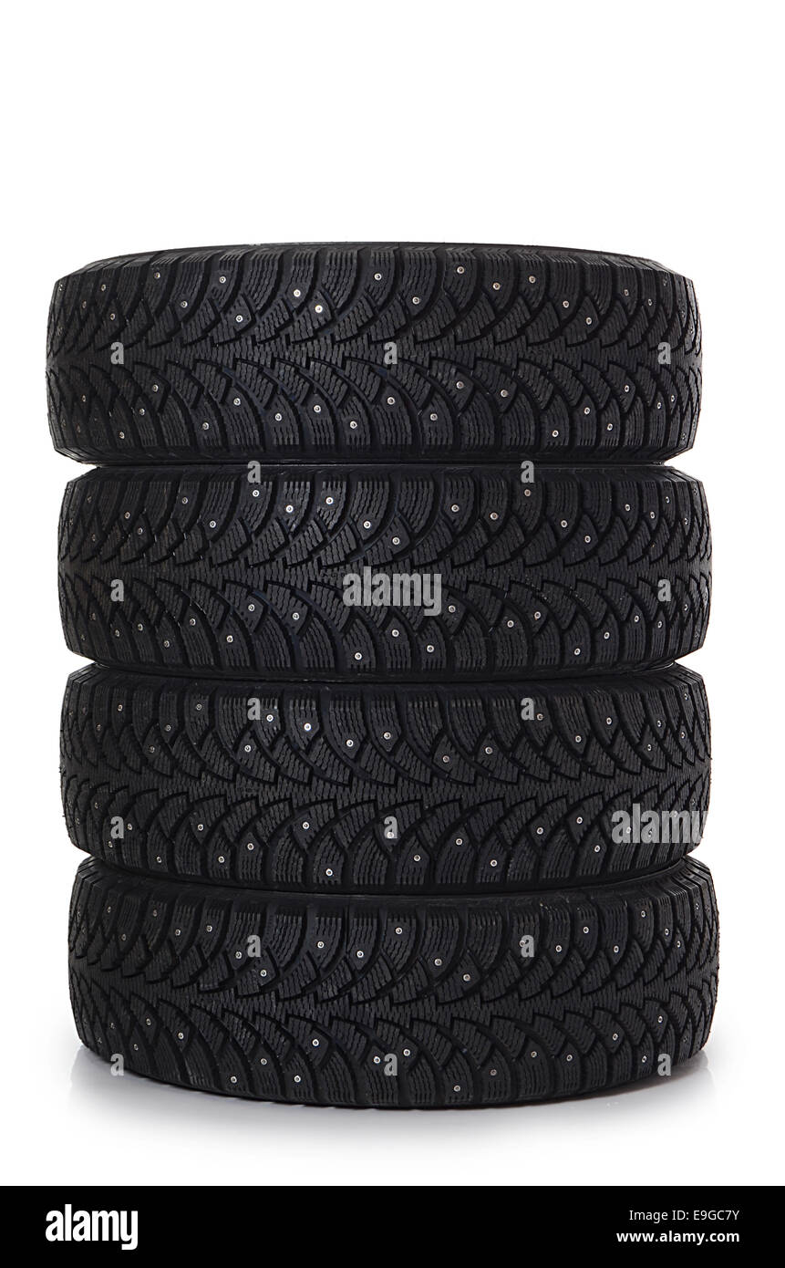 El neumático de automóvil aislado en blanco Foto de stock