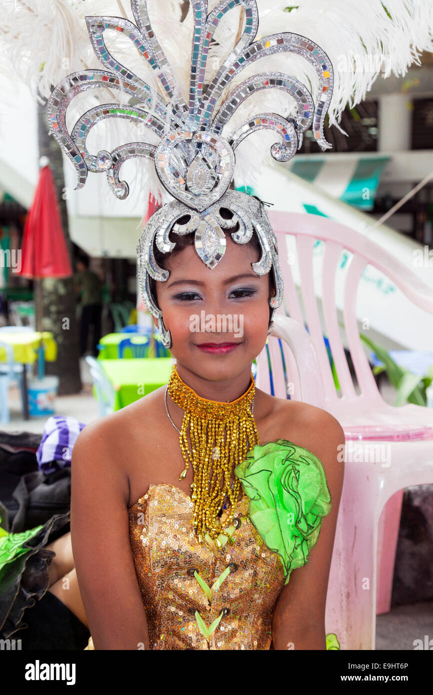 Ejecutante en el espectáculo de cabaret de Tailandia, Phuket, Tailandia Foto de stock