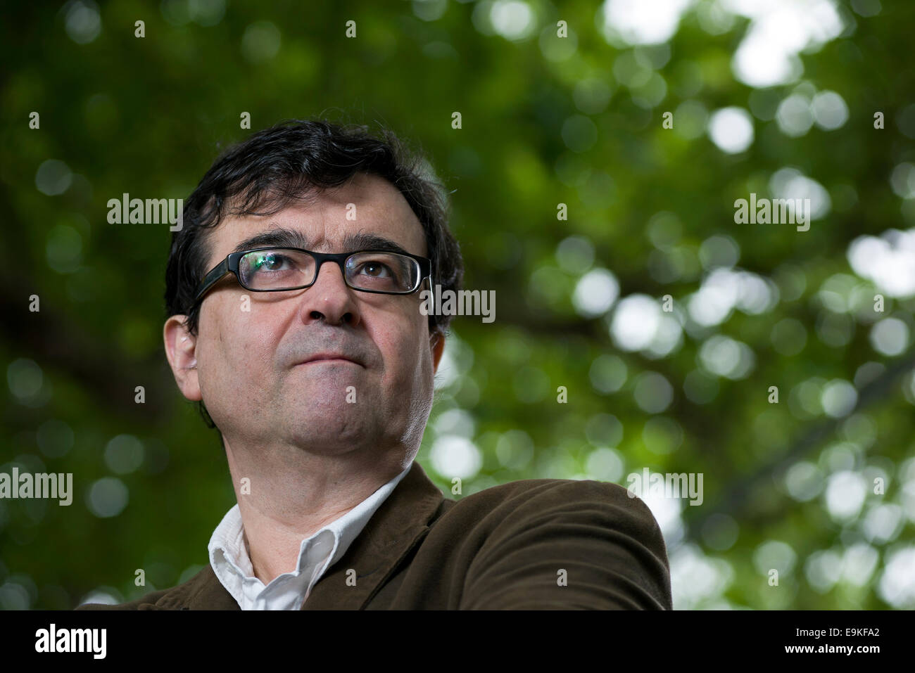 Escritor y profesor de Literatura Española, Javier Cercas aparece en el Edinburgh International Book Festival. Foto de stock