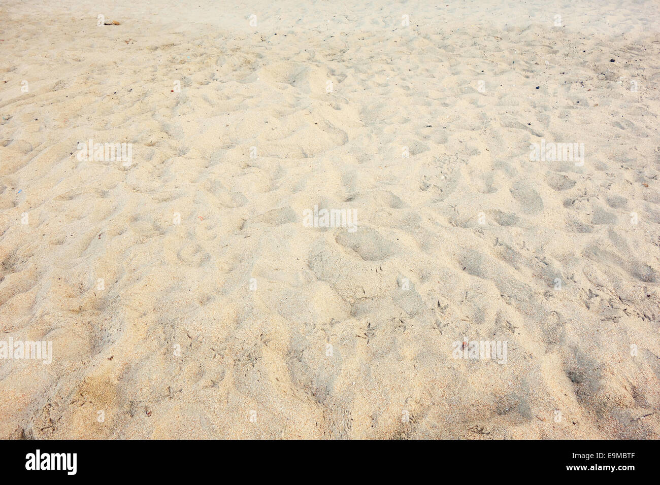 cierra la textura de la arena en la playa en verano. patrón de playa  natural de arena blanca 17186167 Foto de stock en Vecteezy