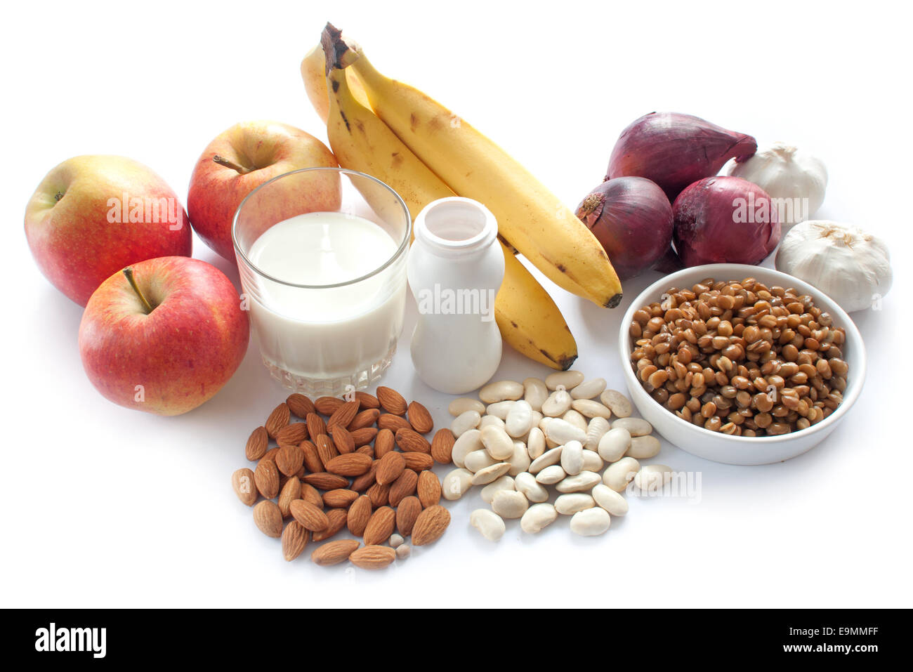 (Probióticos o prebióticos alimentos ricos) incluyendo legumbres, frutos secos, frutas y productos lácteos, bueno para la inmunidad y la tripa Foto de stock