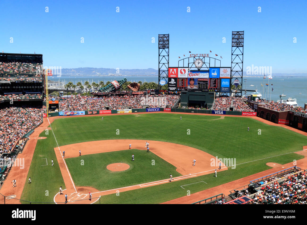 AT & T Park Baseball Stadium, juego de los Gigantes de San Francisco, San Francisco, California, EE.UU. Foto de stock