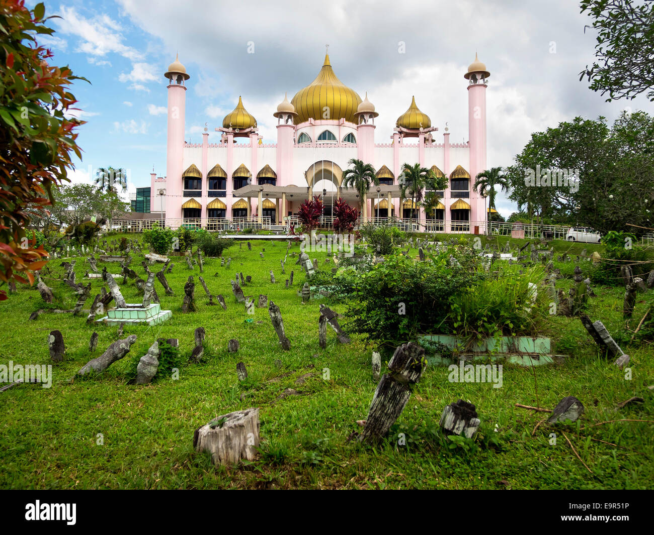 Mezquita de la ciudad de Kuching en Kuching, Sarawak, Malasia. Foto de stock