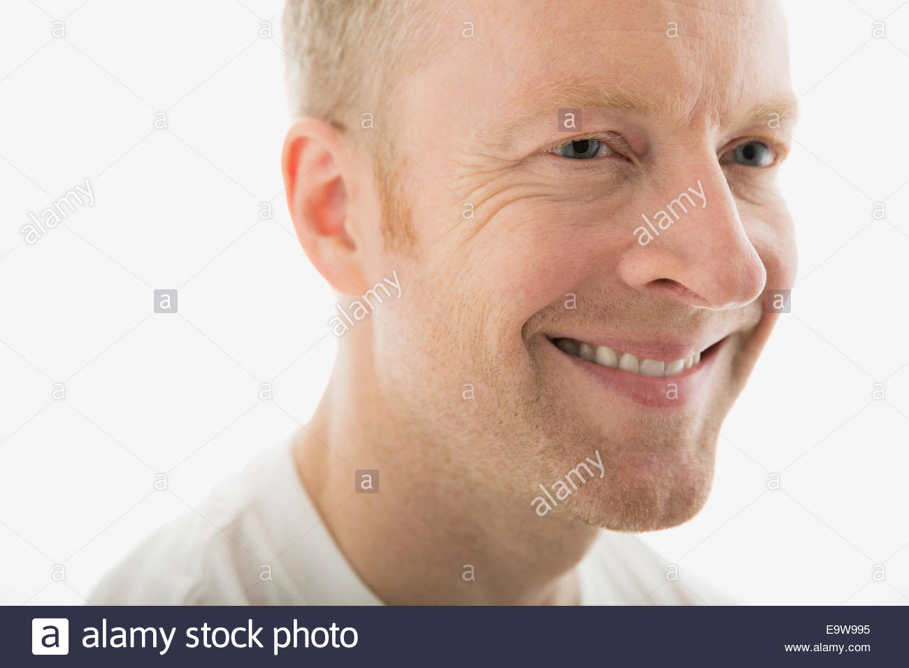 Cerrar retrato del hombre rubio sonriendo Foto de stock