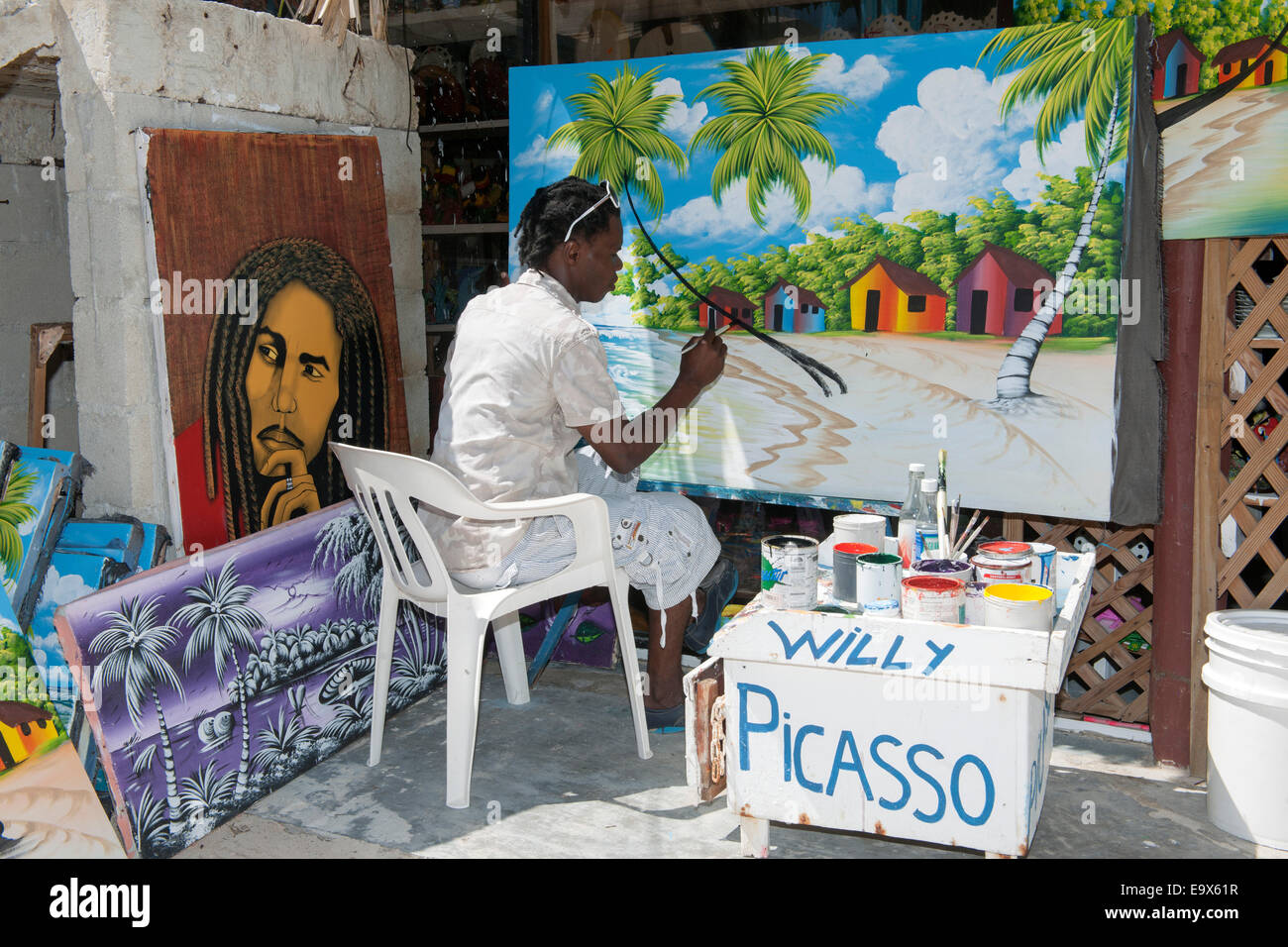 Dominikanische Republik, Osten, Punta Cana, Bavaro, Maler 'Willy' Picasso Am Weg zum Strand von El Cortecito Foto de stock