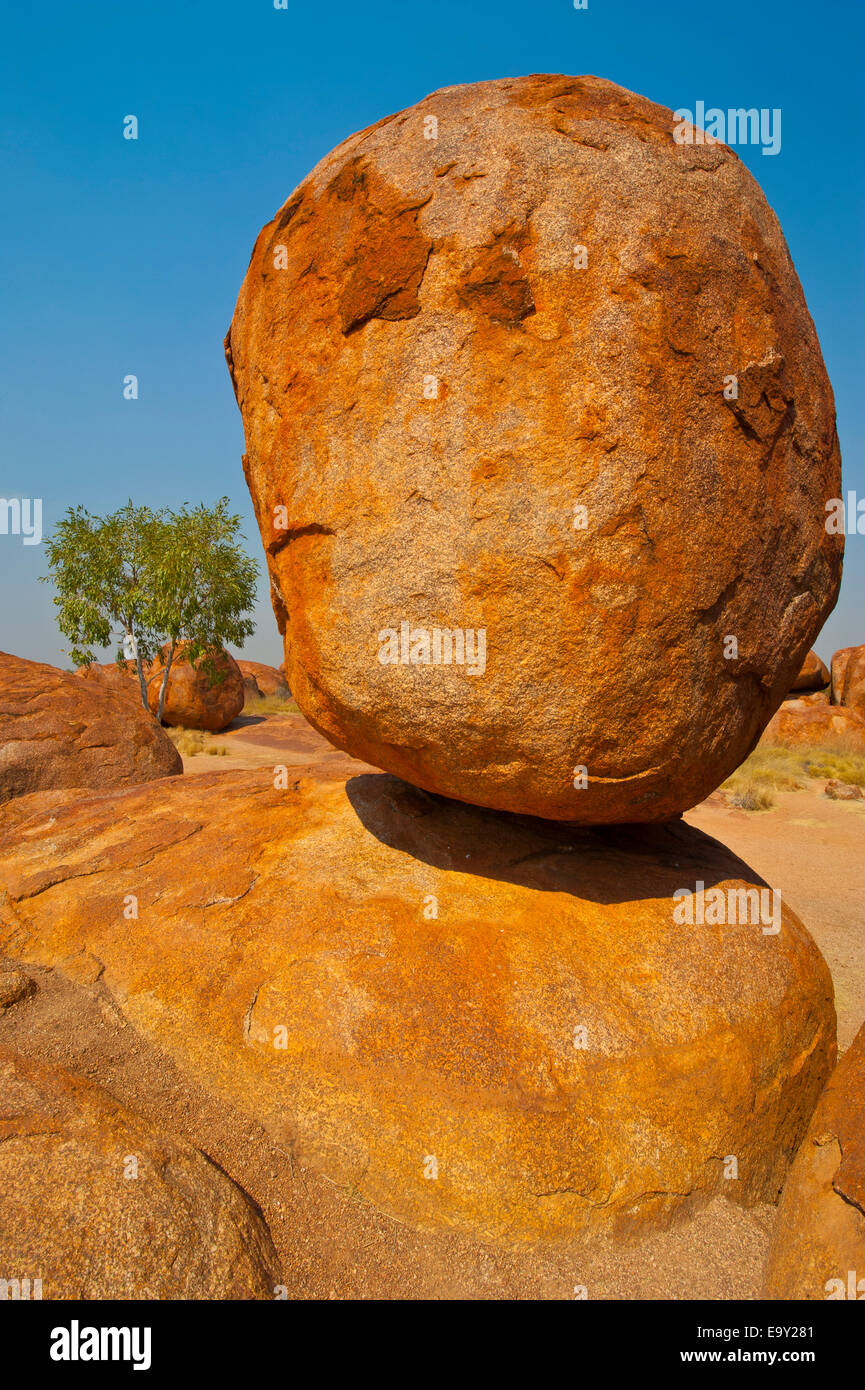 Rocas de granito en el Devil's Marbles, Karlu Karlu reservas de conservación, Territorio del Norte, Australia Foto de stock