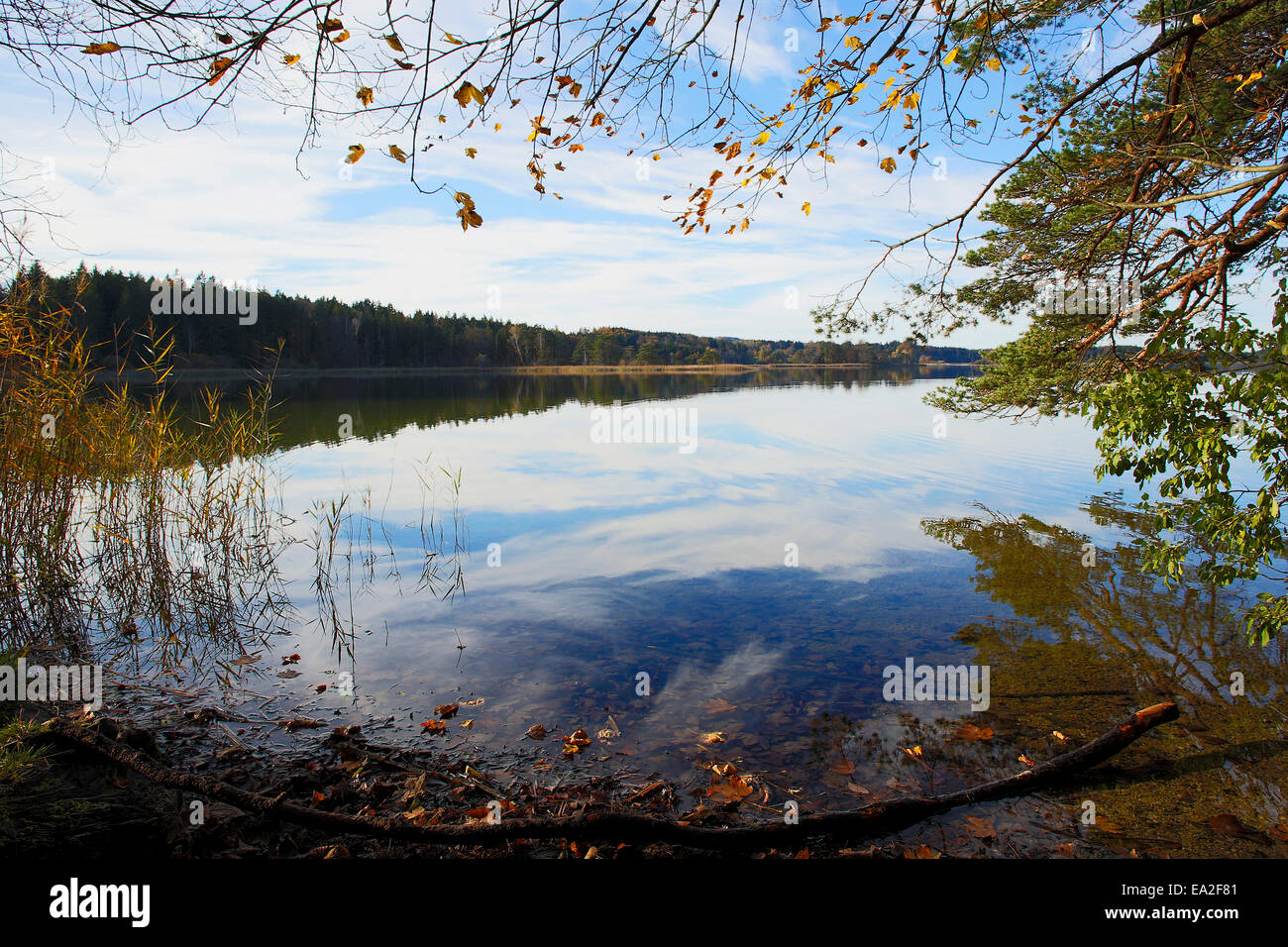 Captura HDR de los lagos Osterseen en Baviera Foto de stock