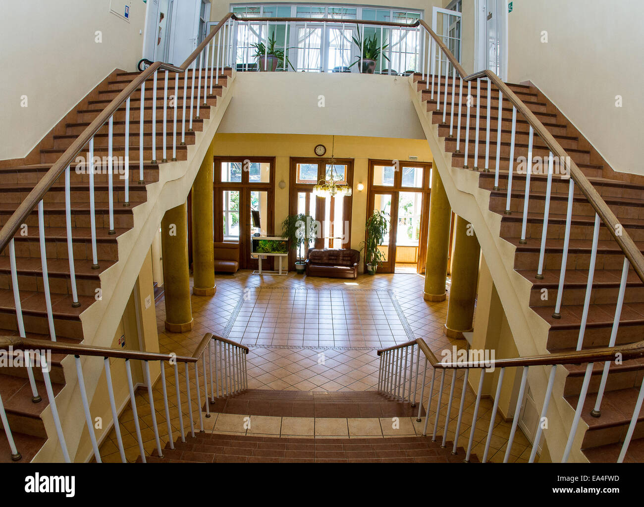 Interior de una casa, escalera Foto de stock