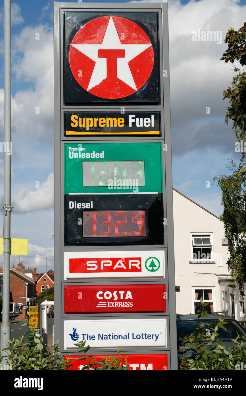 Los precios de la gasolina Octubre de 2014 Worcester Worcestershire Inglaterra Foto de stock