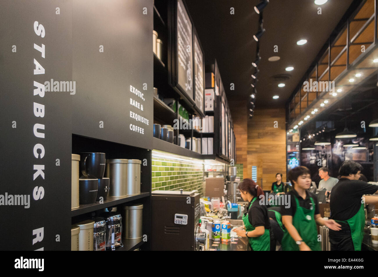 Escena de Starbucks en Bangkok, Tailandia. Foto de stock