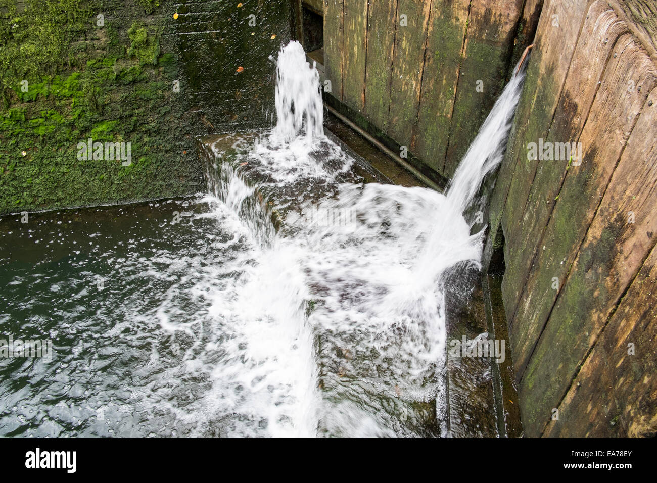 Falta el agua del canal de Hackney en Londres Foto de stock