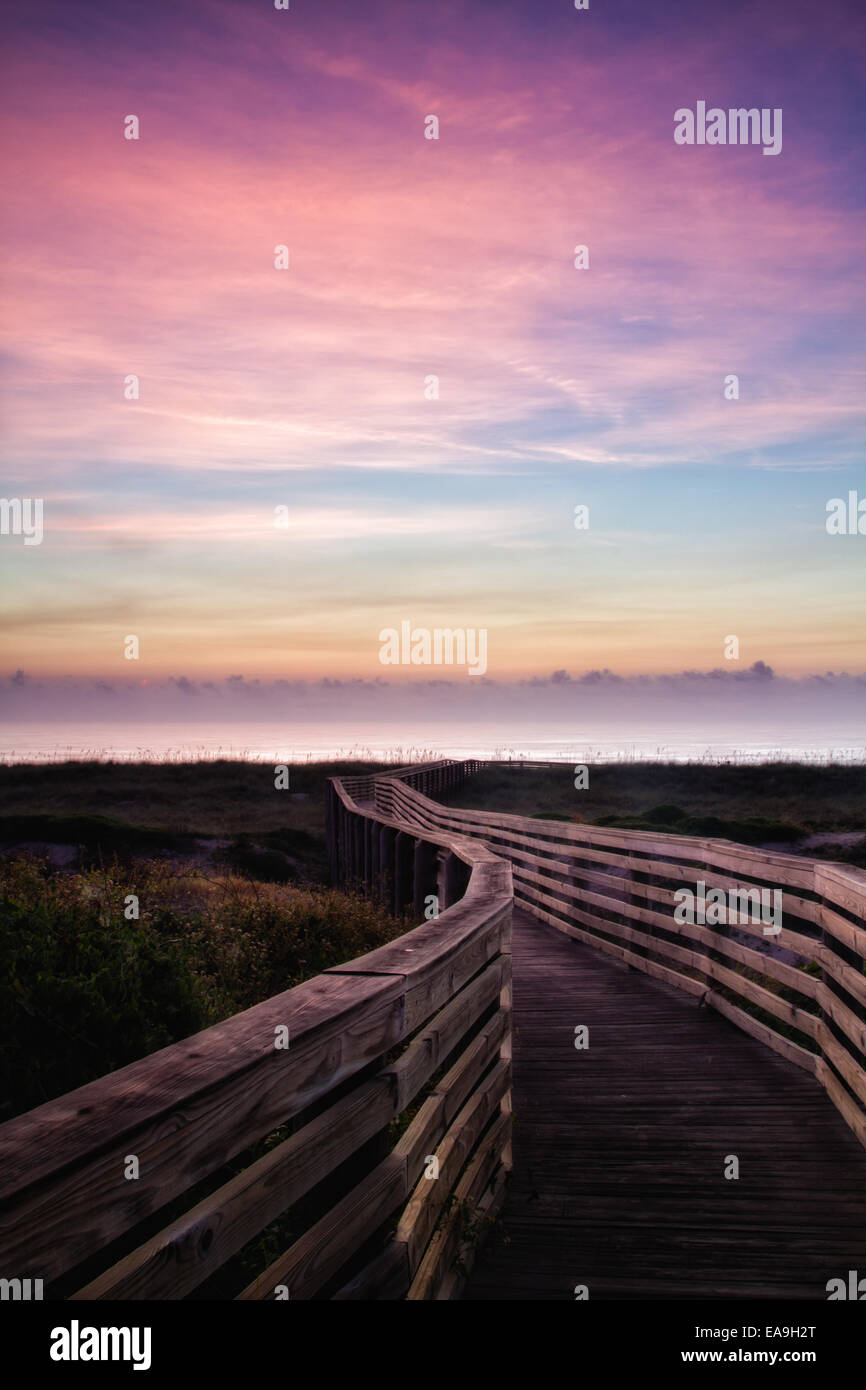Soñadora amanecer sobre Fernandina Beach, Florida Foto de stock