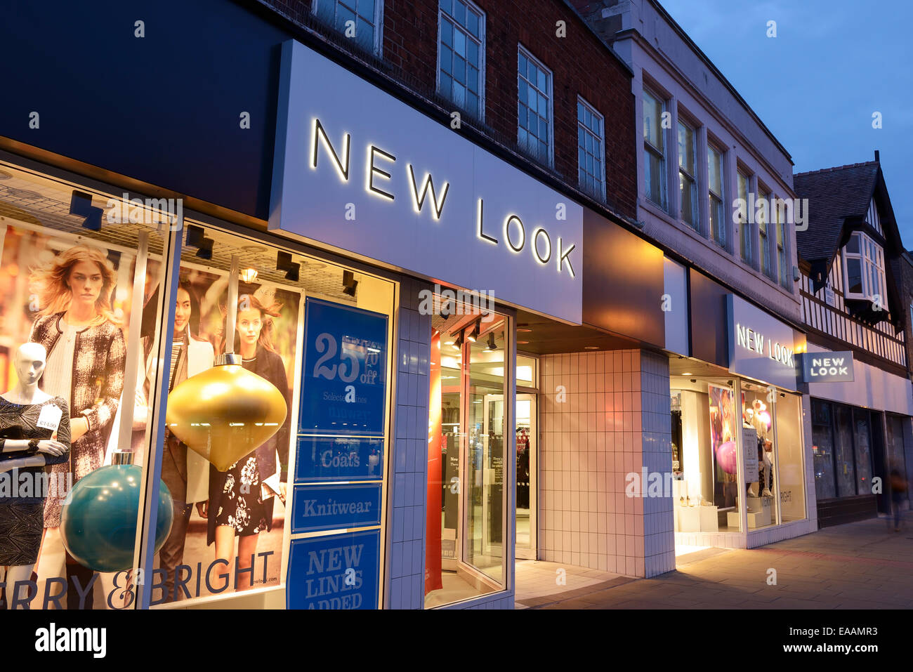 Nuevo look tienda en el centro de la ciudad de Chester UK Foto de stock