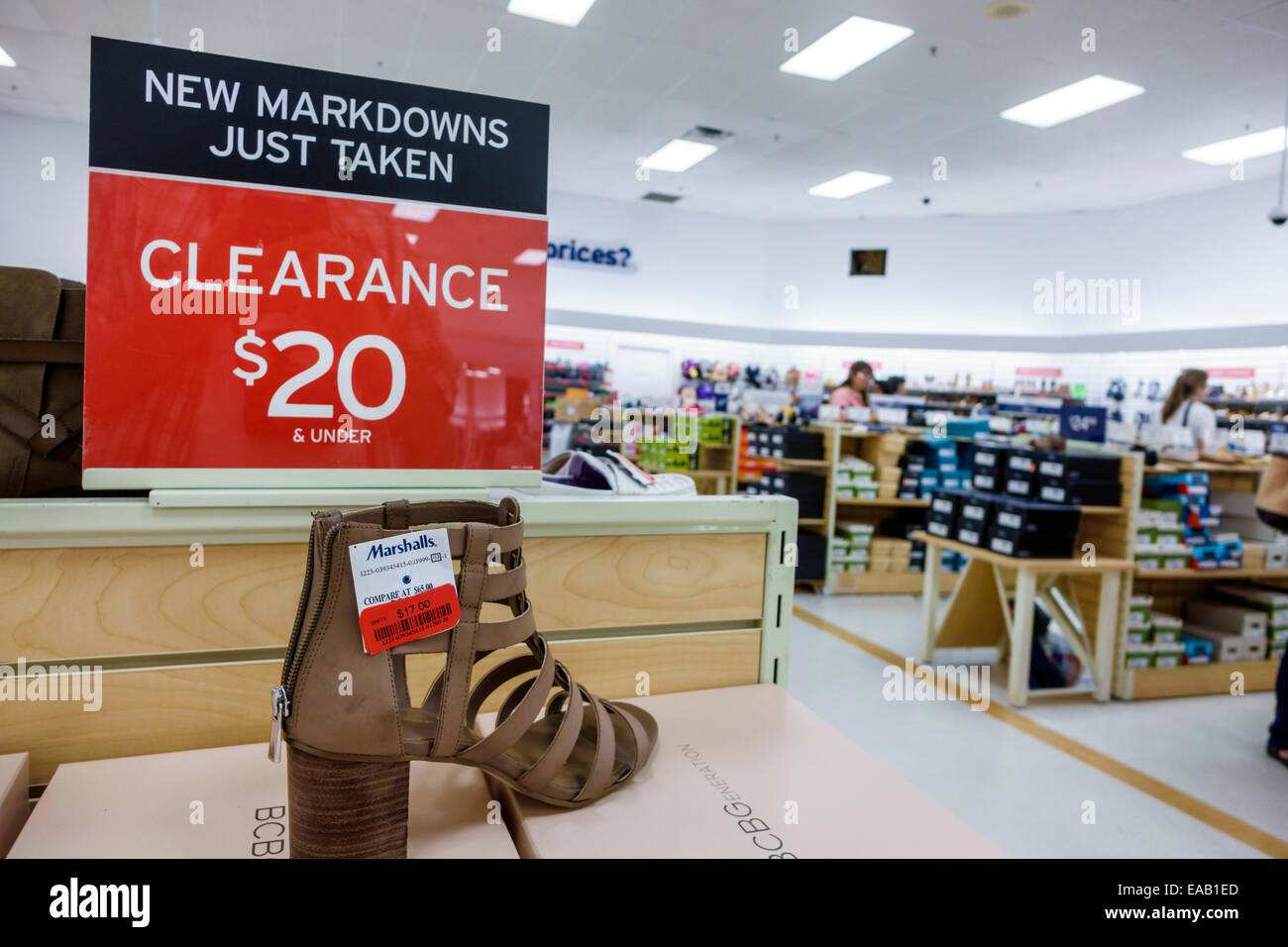 Miami Florida,Marshalls,tienda de departamentos de descuento,compras  compras compras compras tiendas mercados mercado mercado compra venta,tiendas  minoristas b Fotografía de stock - Alamy