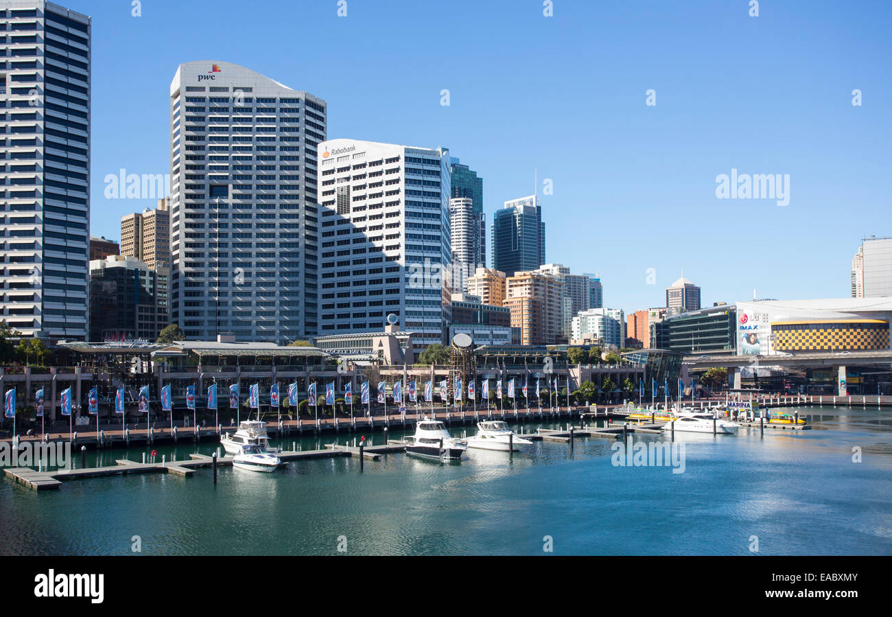 Barcos amarrados cerca de Sydney, Darling Harbour, Sydney, Australia. Foto de stock