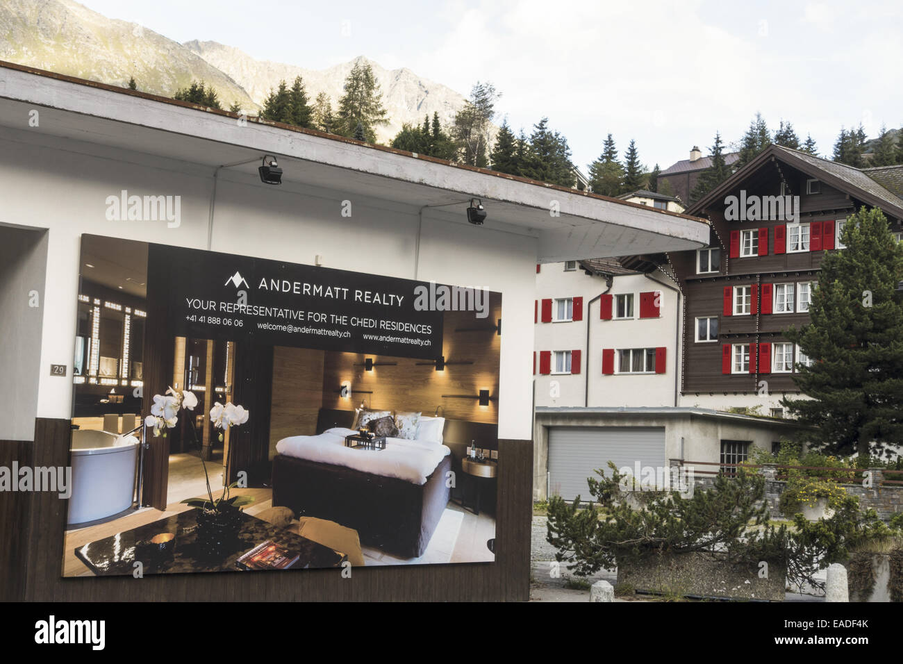 Proyecto de Turismo Inmobiliario por investor Samih Sawiri, Andermatt, Uri, Suiza Foto de stock