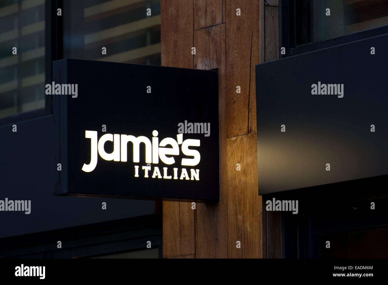 Jamie Oliver's es un restaurante italiano firmar logo. Foto de stock