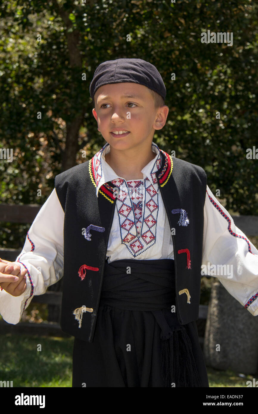 Greek-American boy, bailarín, Marin Festival griego, de la Ciudad de Novato, Marin County, California Foto de stock