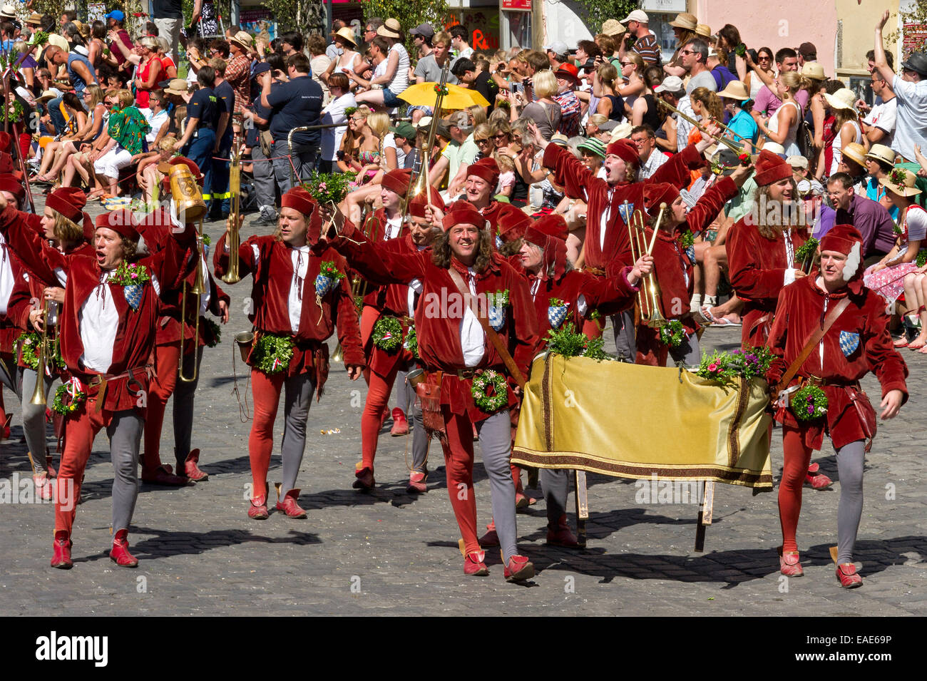 Los trompetistas y percusionistas, procesión de la boda boda Landshut', el centro histórico, Landshut, Baja Baviera, Baviera Foto de stock