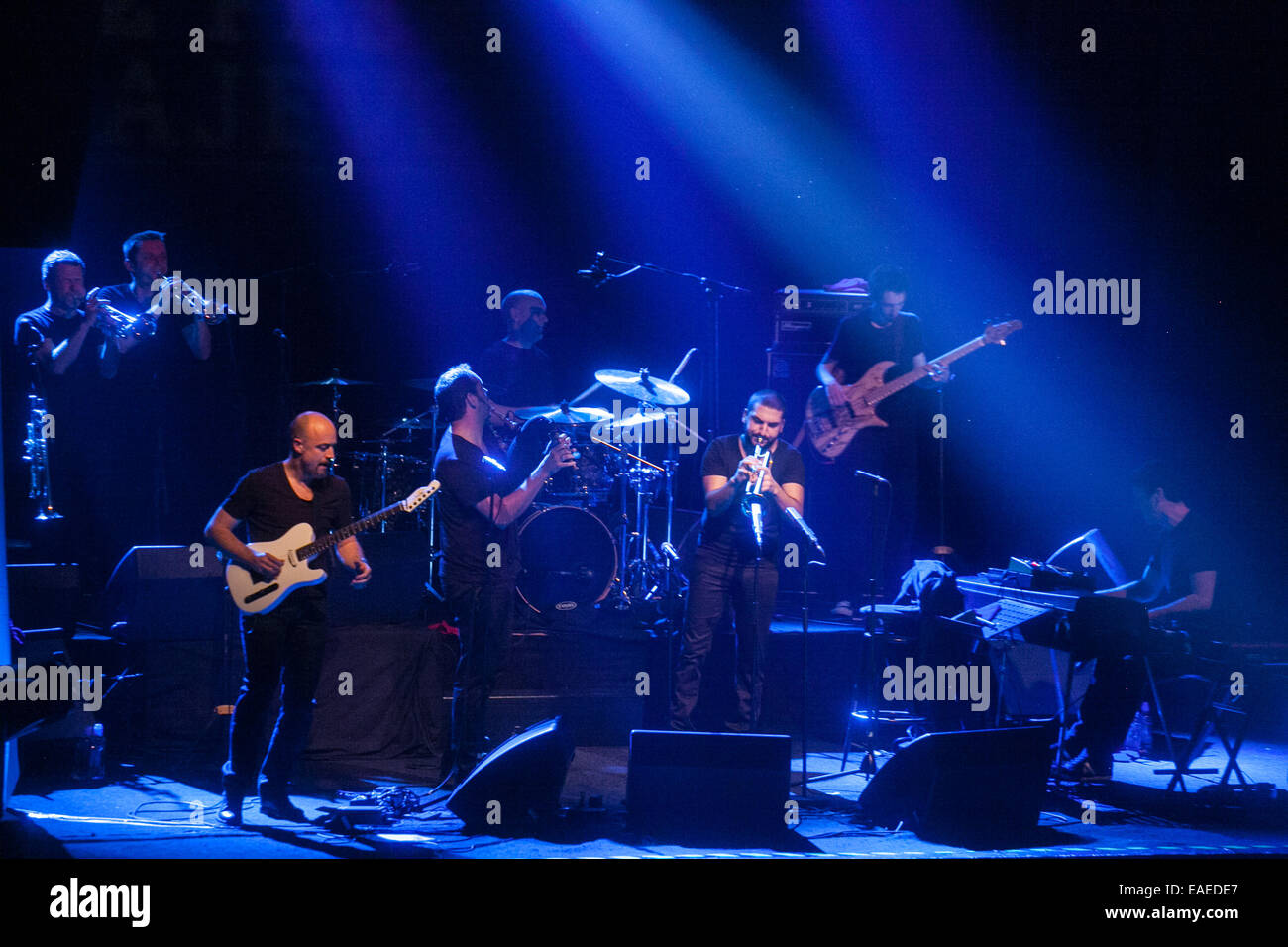 Ibrahim Maalouf un trompetista y franco-libanesa y su banda en vivo en el 18º Festival de Jazz en Sarajevo en 2014. Foto de stock