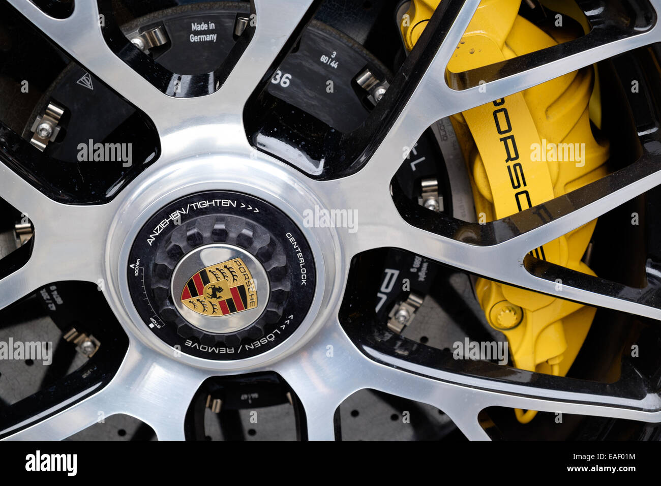 Porsche caliper fotografías e imágenes de alta resolución - Alamy