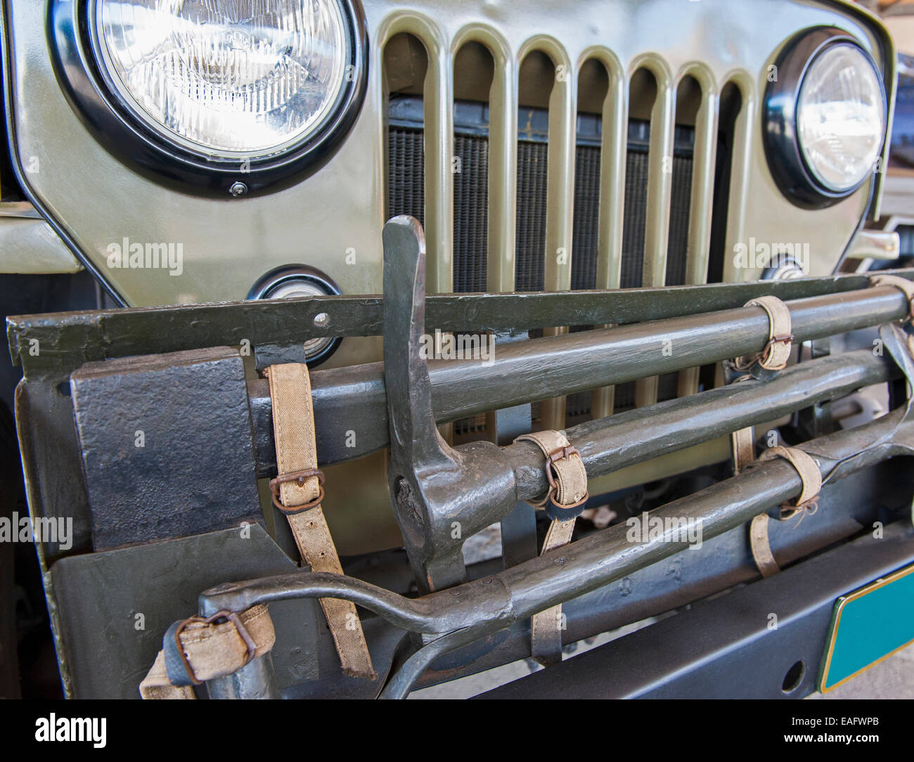 Jeep front grille fotografías e imágenes de alta resolución - Alamy Jeep front grille fotografías e imágenes de alta resolución - Alamy