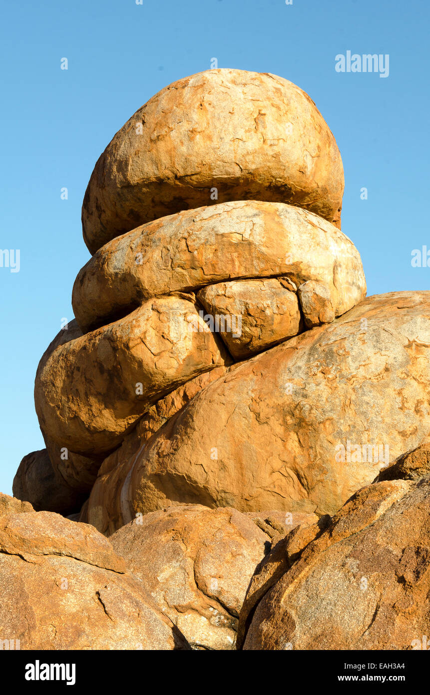 Formaciones rocosas, diablos, canicas, cerca de Tennant Creek, el Territorio del Norte, Australia Foto de stock