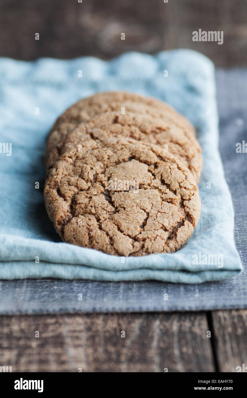 Ginger cookies con melaza crepitante top Foto de stock