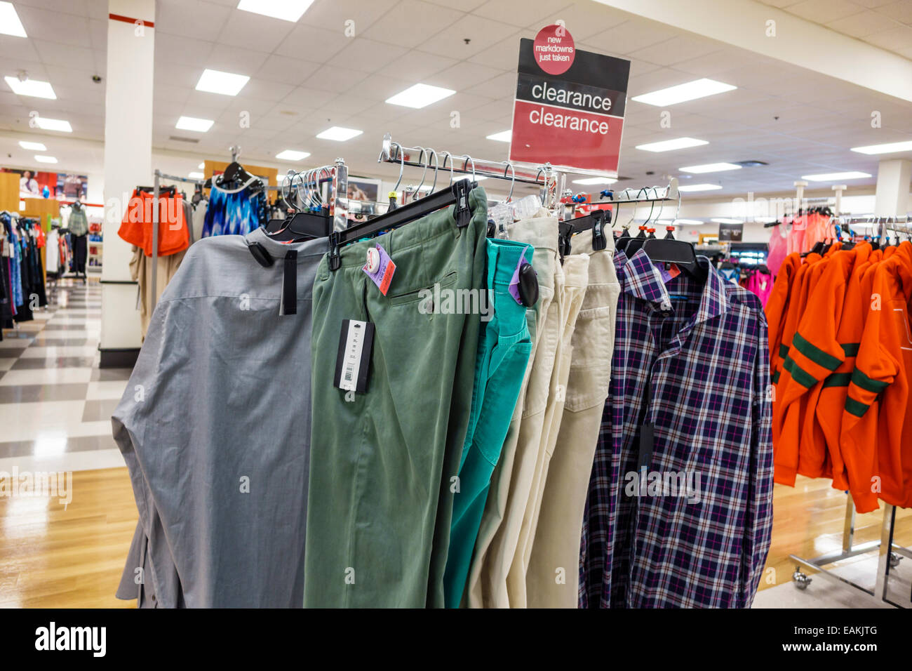 Miami Florida, Hialeah, T.J. Maxx,descuento tienda por  departamentos,interior,compras compras compras compras tiendas mercado  mercados mercado compra selli Fotografía de stock - Alamy