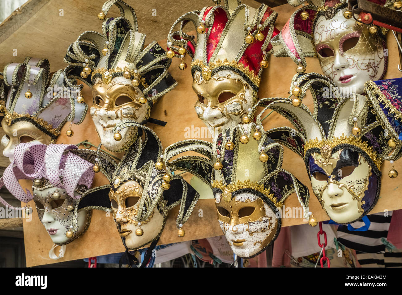 Máscaras venecianas típicas fotografías e imágenes de alta resolución -  Alamy