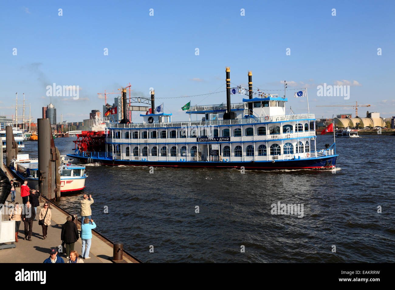Paddler vapor Luisiana Star en el puerto de Hamburgo, Alemania, Europa Foto de stock