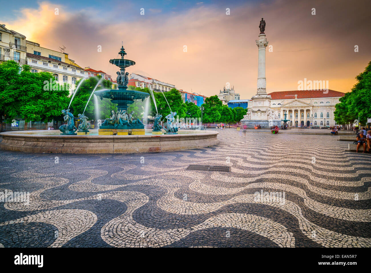 Lisboa, Portugal, en la Plaza Rossio. Foto de stock
