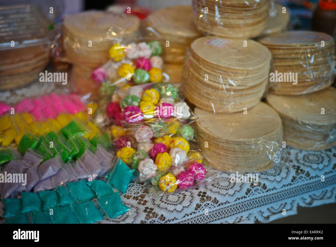 Dulces típico colombiano en un mercado local en Santa Fe de Antioquia
