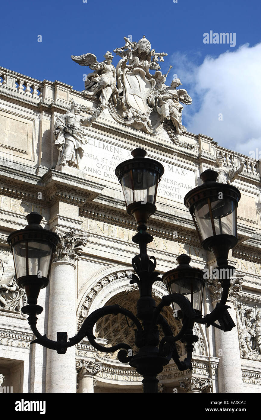 Detalle de la fuente de Trevi en Roma, Italia Foto de stock