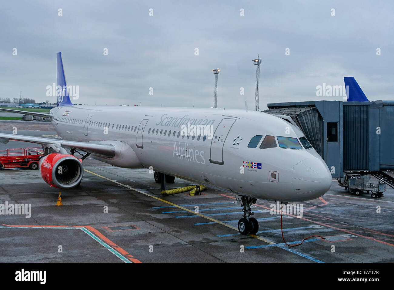 Los aviones de pasajeros en el aeropuerto de Copenhague, Kastrup, Dinamarca, Europa Foto de stock