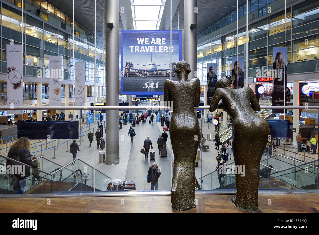 Bronzeskulpturen im Flughafen von Kopenhagen, Kopenhagen-Kastrup, Dänemark, Europa Foto de stock