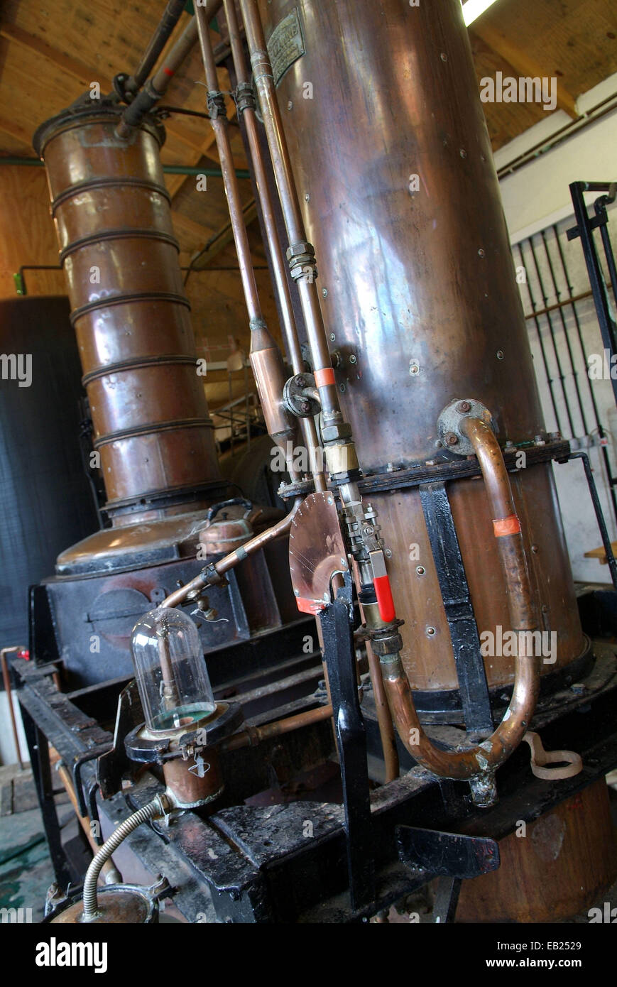 Distillation of brandy fotografías e imágenes de alta resolución Alamy