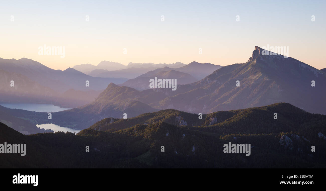 Austria, Salzburgo, el pintoresco paisaje con montañas Foto de stock