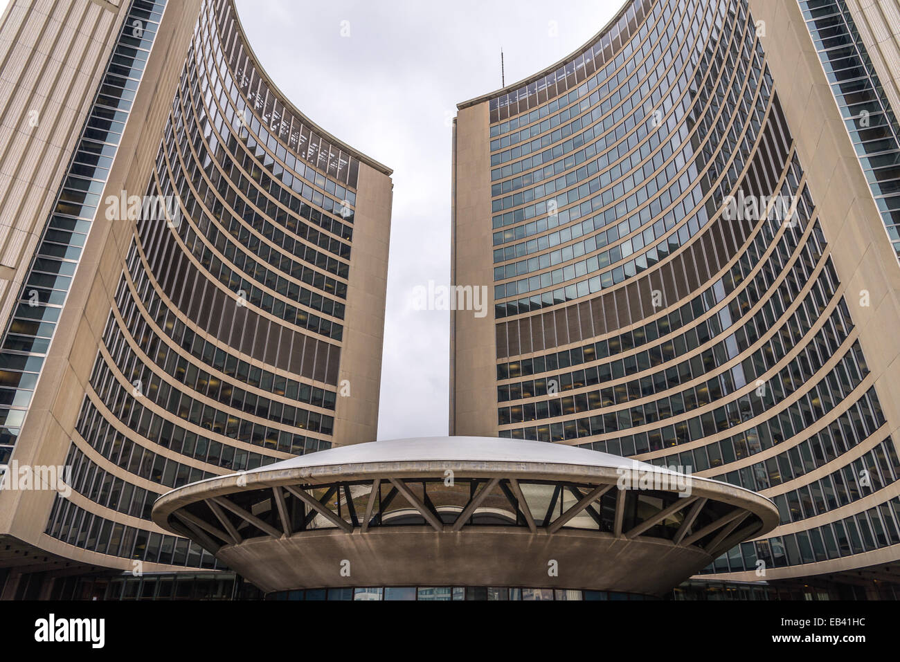 El Canadá Toronto City Hall. Este edificio moderno inaugurado en 1965. Foto de stock