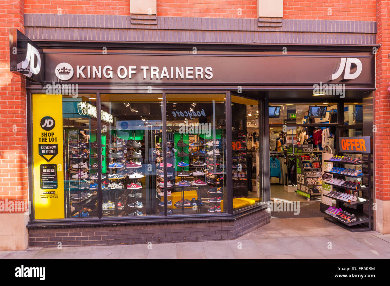 El rey de los instructores sport shop tienda en Durham , Inglaterra , Gran Bretaña , Reino Unido Foto de stock