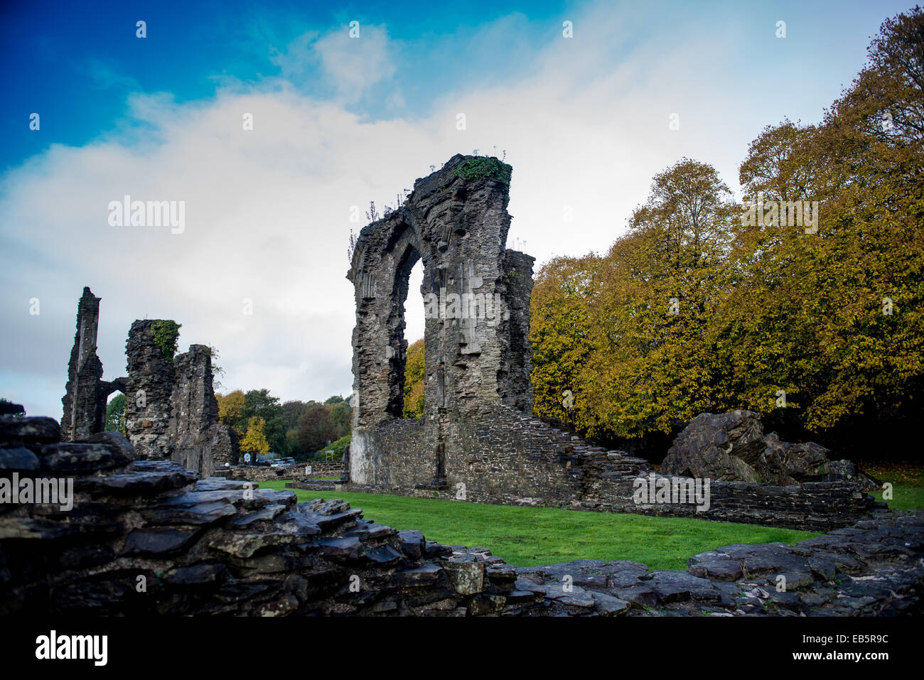 Miércoles 26 de noviembre de 2014 Foto: Vistas de Neath Abbey Re: Opiniones de Neath, Neath Port Talbot, Gales, Reino Unido Foto de stock