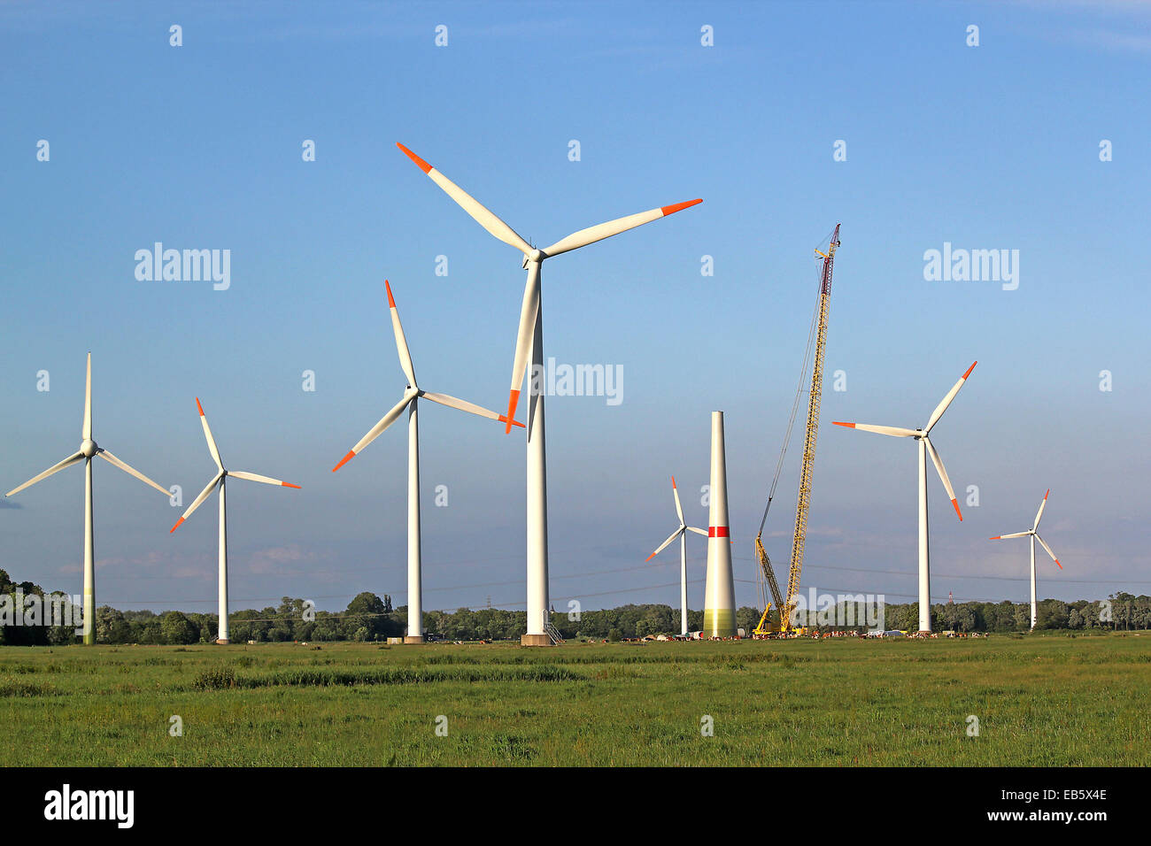 Windkraftanlage en Ostfriesland Foto de stock