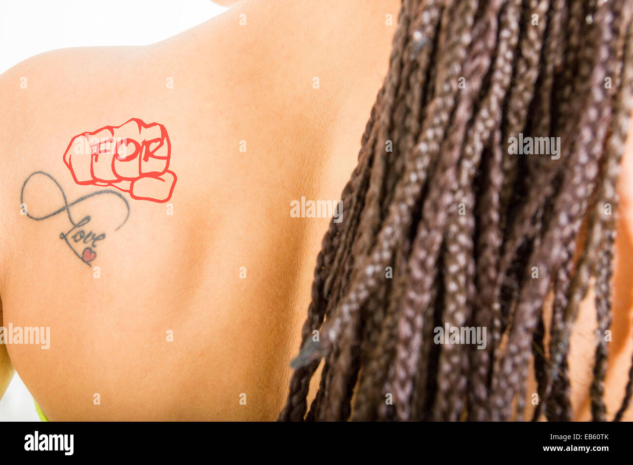 Tatuaje del poder de la chica fotografías e imágenes de alta resolución -  Alamy