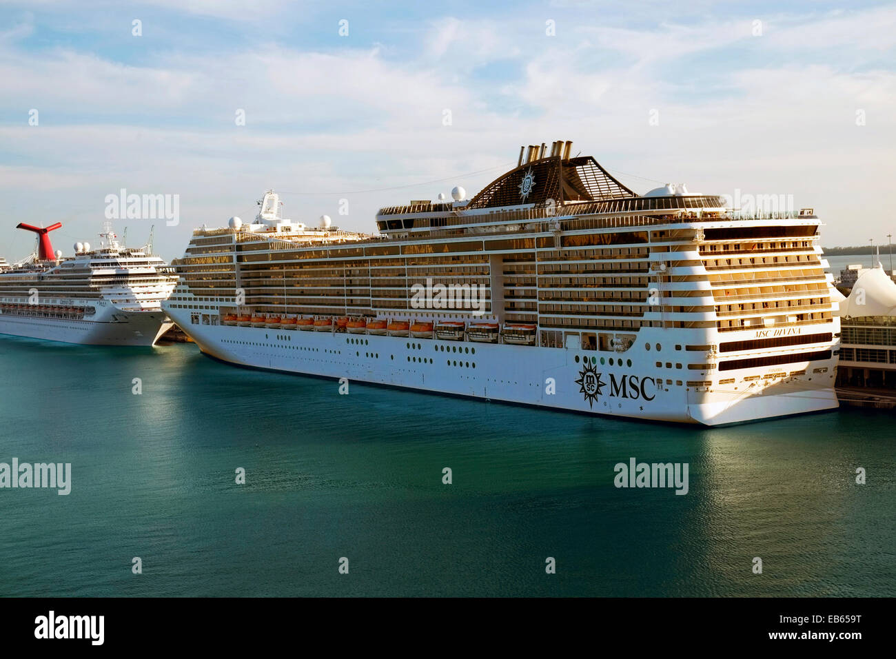 MSC Divina puerto del Muelle de Cruceros de Miami Florida FL US Fotografía  de stock - Alamy