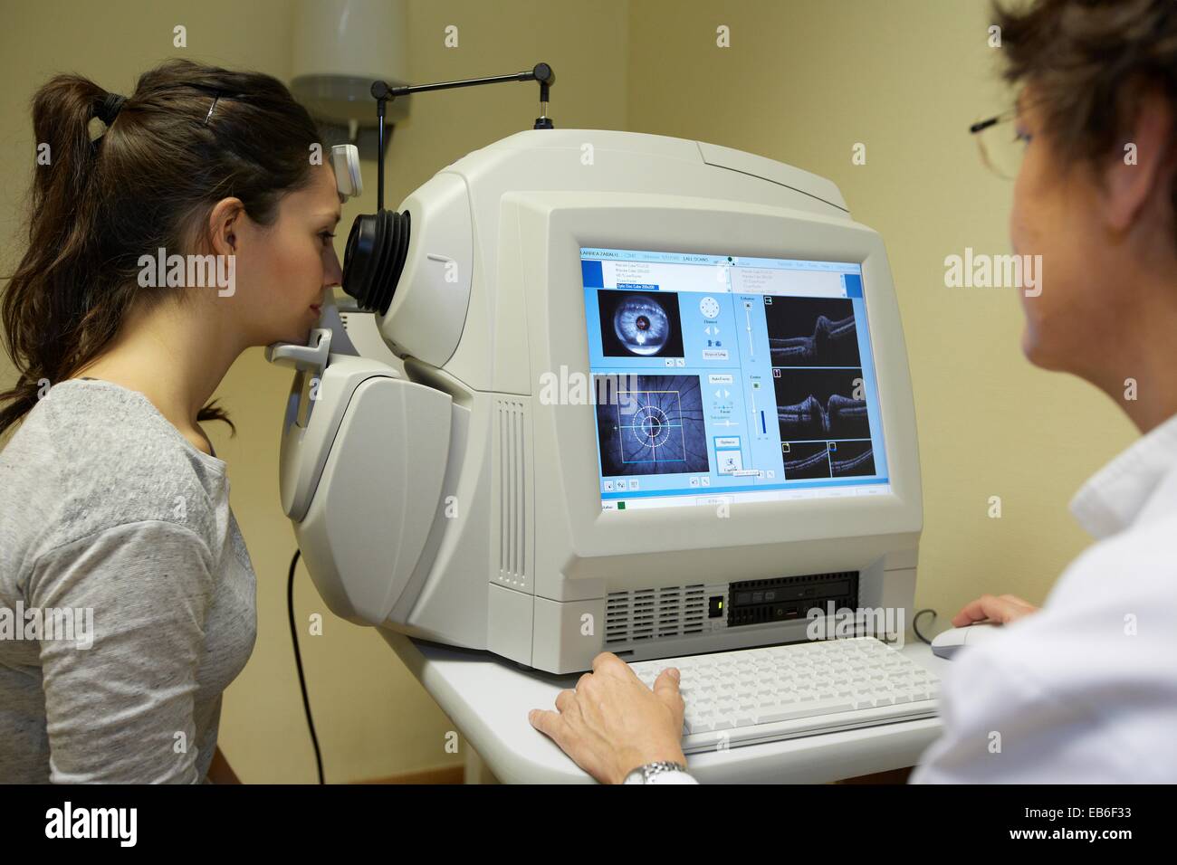 La tomografía de coherencia óptica, OCT, Oftalmología, Hospital