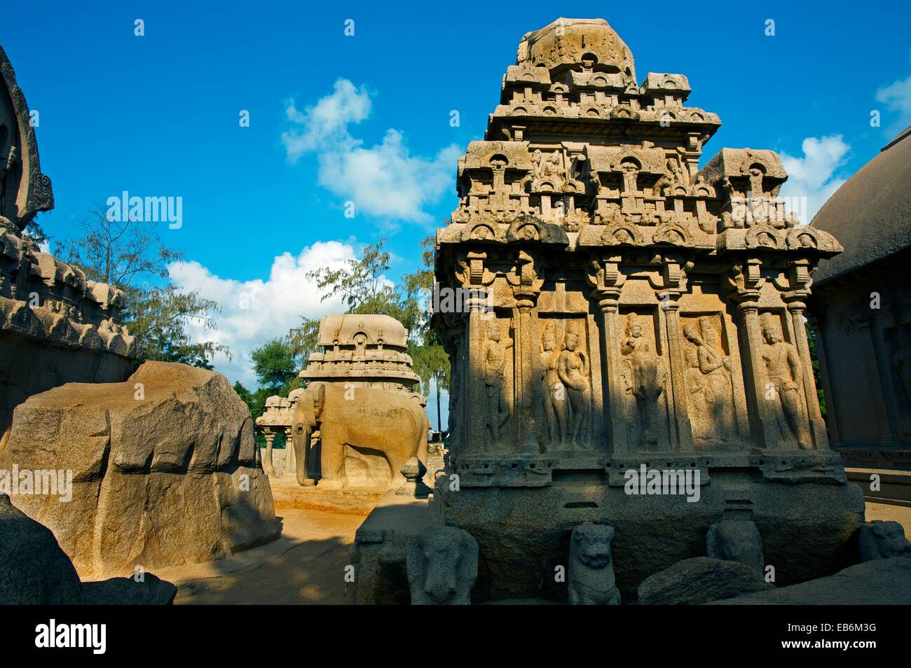Ricamente tallada Ratha monolítico, los cinco Rathas Mamallapuram Tamilnadu, India. Foto de stock
