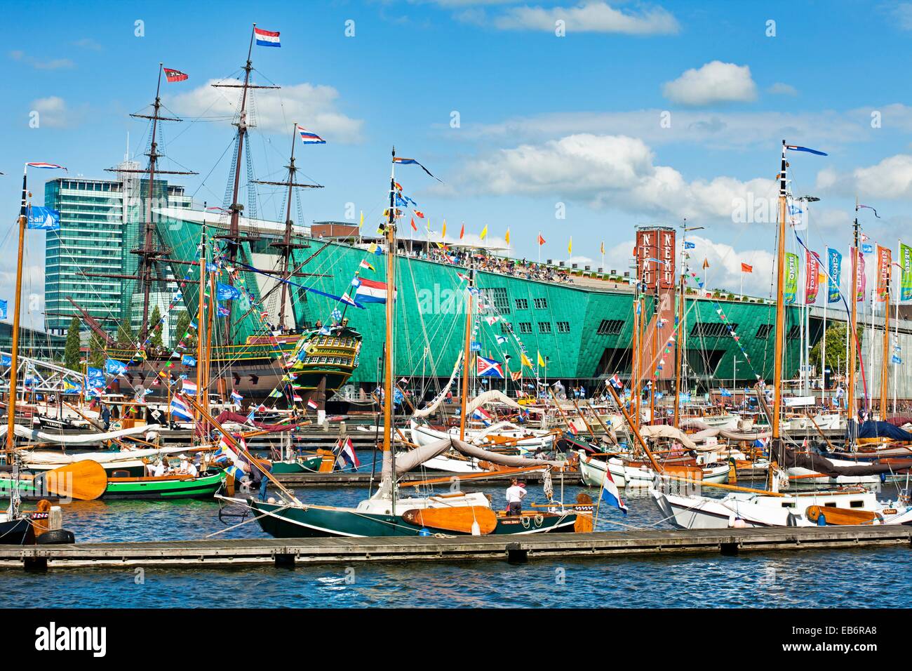 NeMo Centro Nacional de Ciencia y Tecnología, el museo, el Oosterdok, Amsterdam, Países Bajos