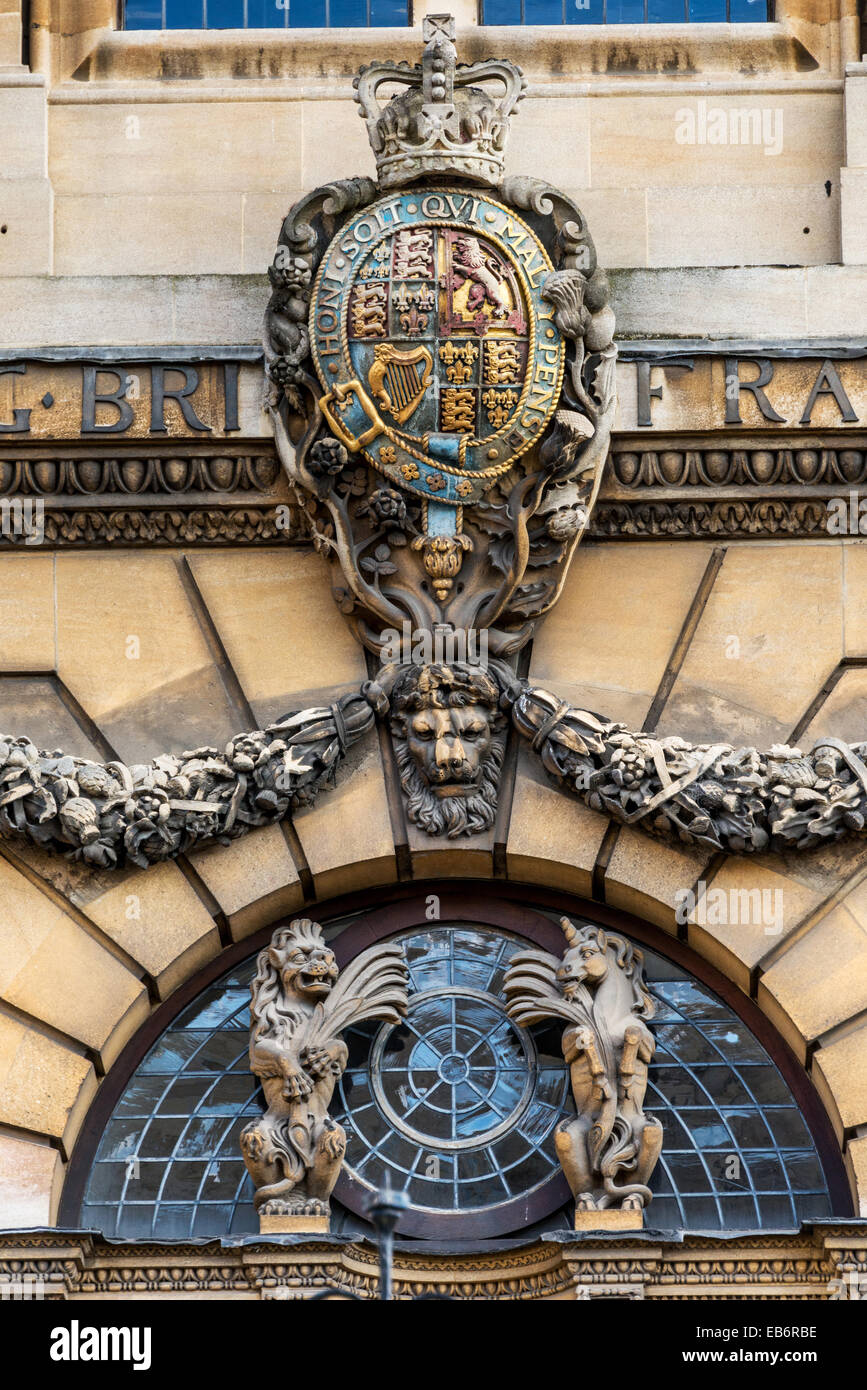 Ornamentación en piedra y decoración en el Teatro Sheldonian de Oxford University Foto de stock